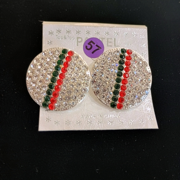 Jewelry - Elegant Crystal Stud Earrings